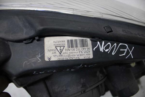 PHARE DROIT CITROEN - Vue 3